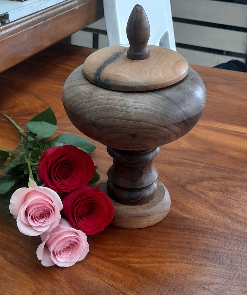 شکلات خوری چوبی
